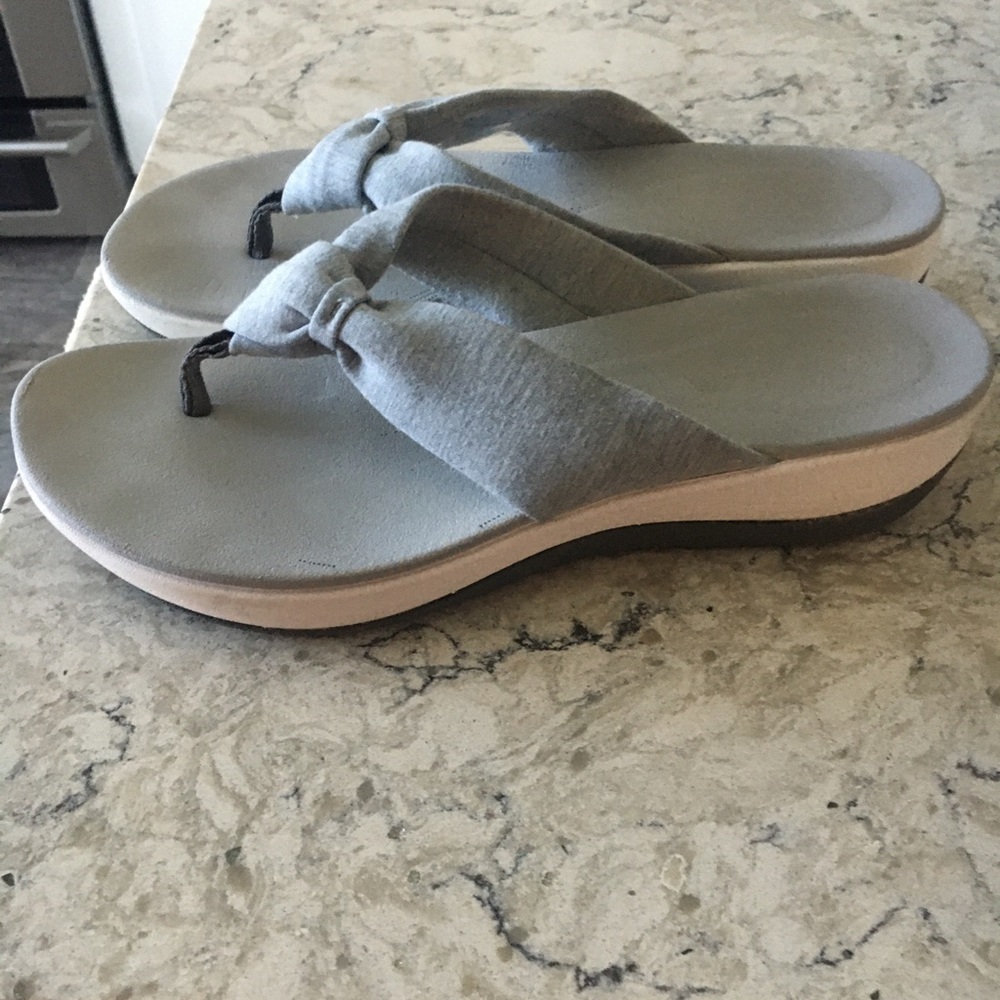 Women’s flip flops